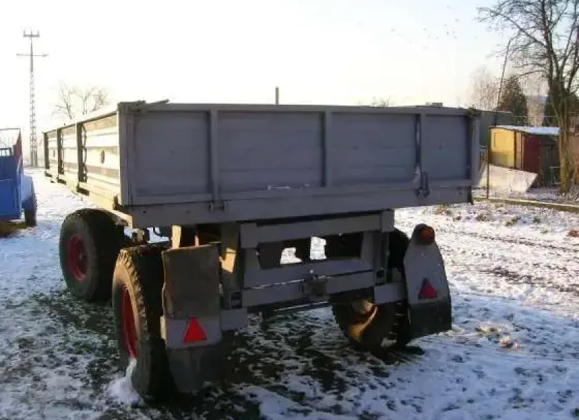 Używana  Przyczepa rolnicza IFA 6T 1989 r widok z tyłu