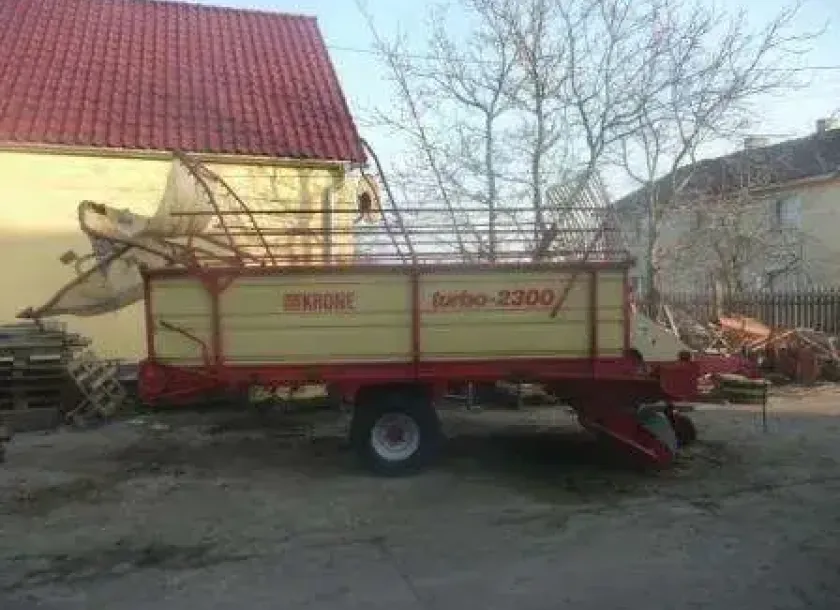 używana przyczepa samozbierająca Krone Turbo 2300