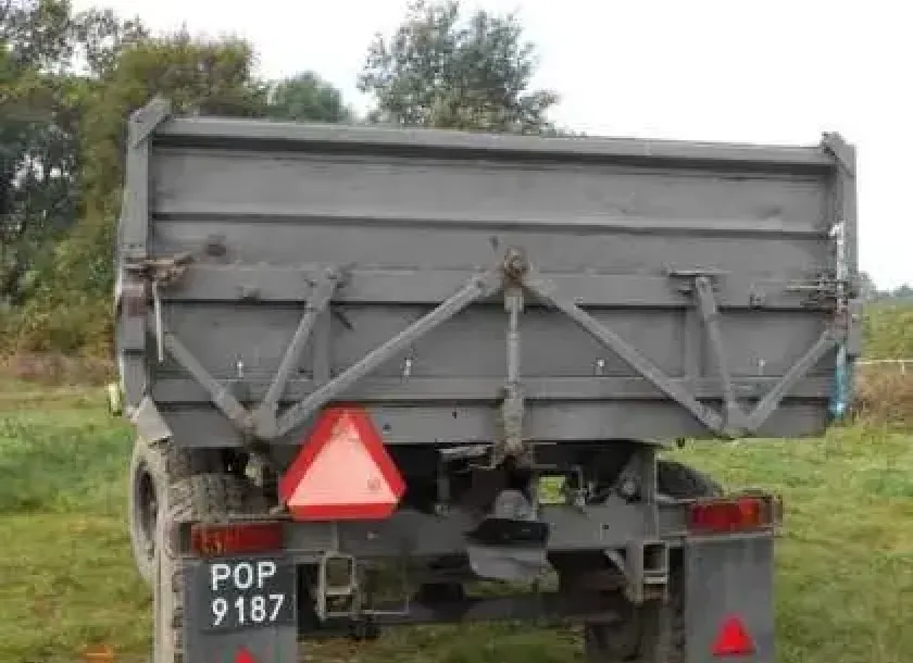 Przyczepa używana IFA 80.11 widok z tyłu