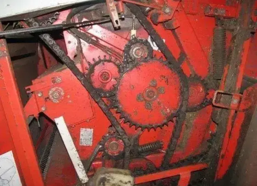 napędy łańcuchowe prasa zwijająca Welger RP 200 1997 r używana