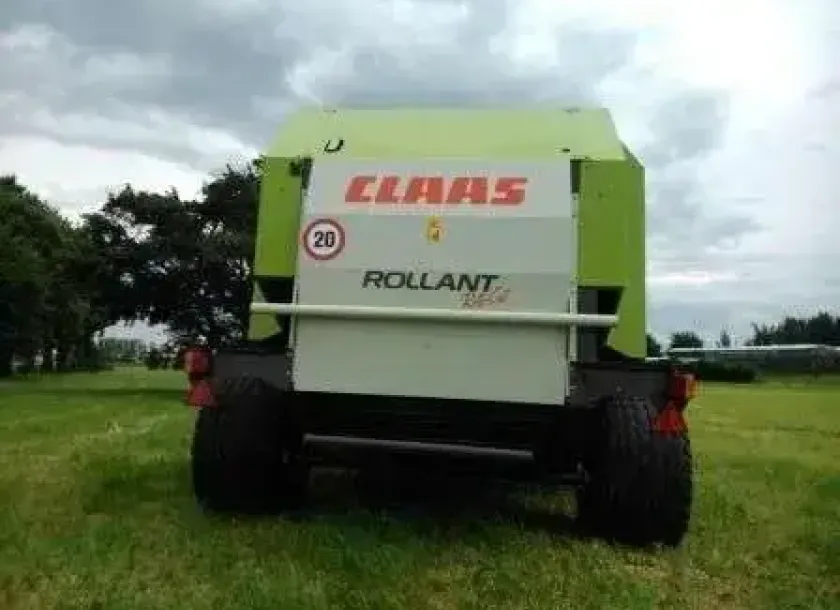 Używana Prasa claas rolant 350RC widok z tyłu