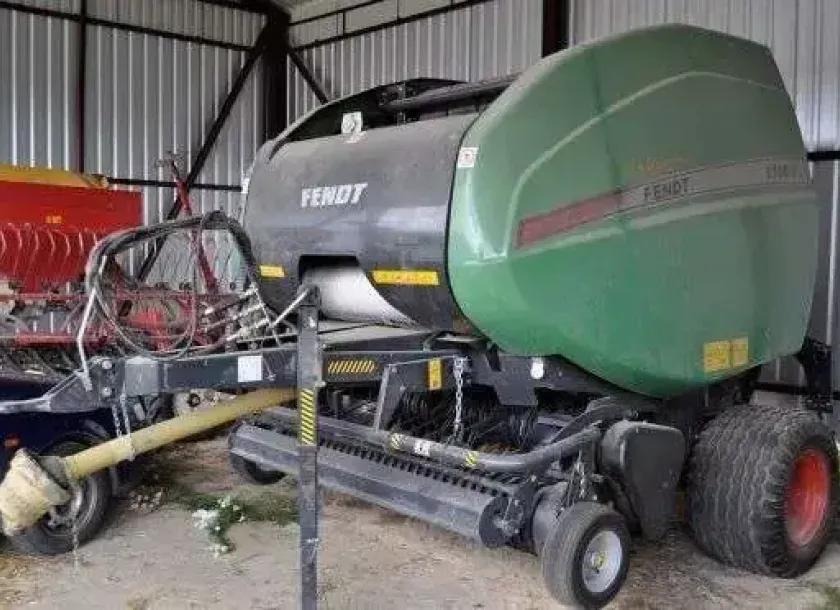 Używana niemiecka prasa zwijająca Fendt 5160 V kupiona od Korbanek Sp. z o.o.