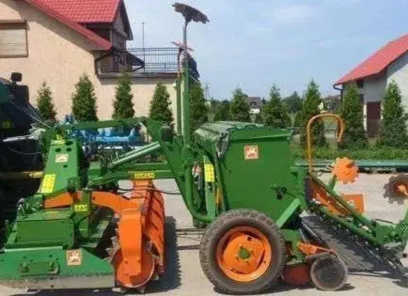 Siewnik Amazone używany z broną wirnikową