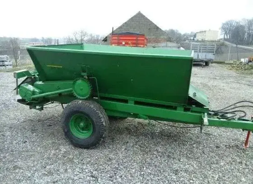 Używany Rozsiewacz RNW 3000 l