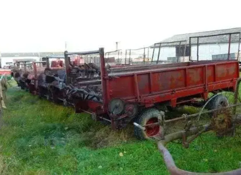 Na sprzedaż Używany Rozrzutnik obornika - N-235/1 1989 r