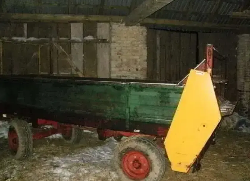Sprzedam Używany Rozrzutnik obornika 4,5 tony