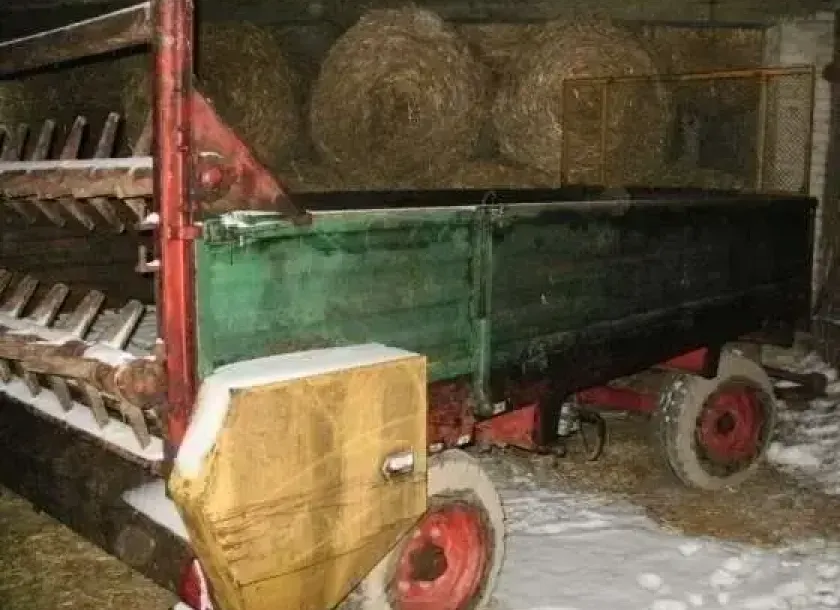 Używany Rozrzutnik obornika 4,5 tony