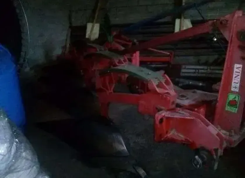 Okazyjny Używany Pług Unia TUR Vario 4 R 2002 r