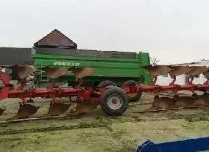 używany pług Vogel Noot rok produkcji 2004 8 skibowy stan techniczny bardzo dobry czerwony