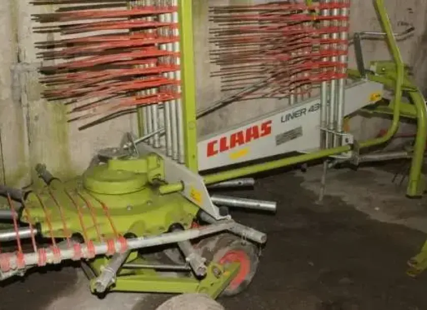 Claas Liner 430s  zgrabiarka z  2004 roku 