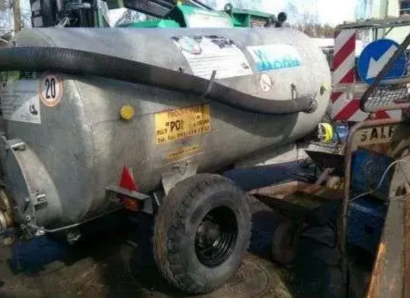 Beczkowóz POMOT CHOJNA 4000 litrów pojemności