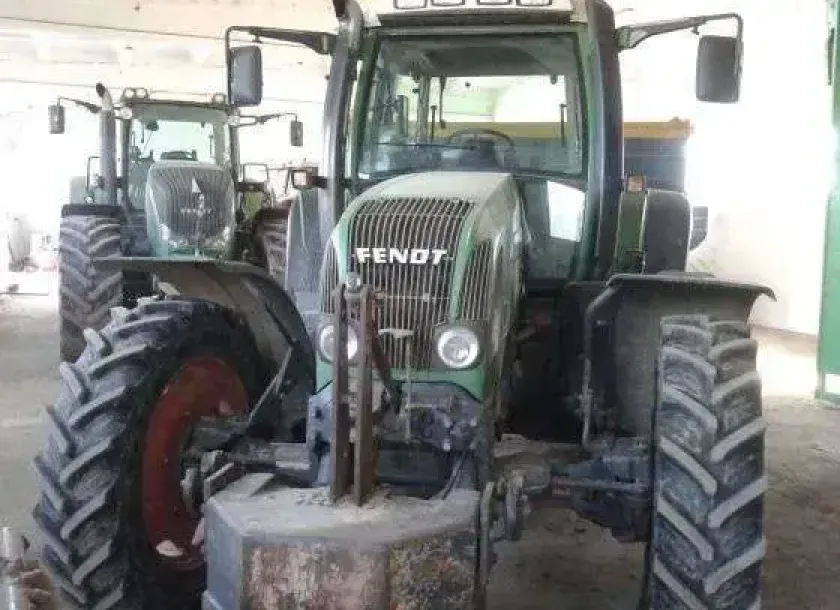 Przód używanego ciągnika Fendt 716 Vario z obciążnikiem przednim 