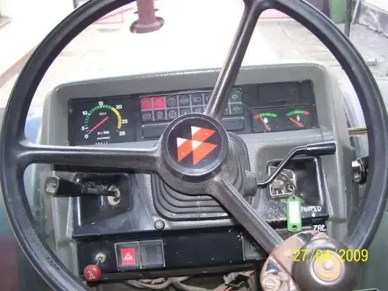 Kierownica i licznik motogodzin Massey Ferguson 3630