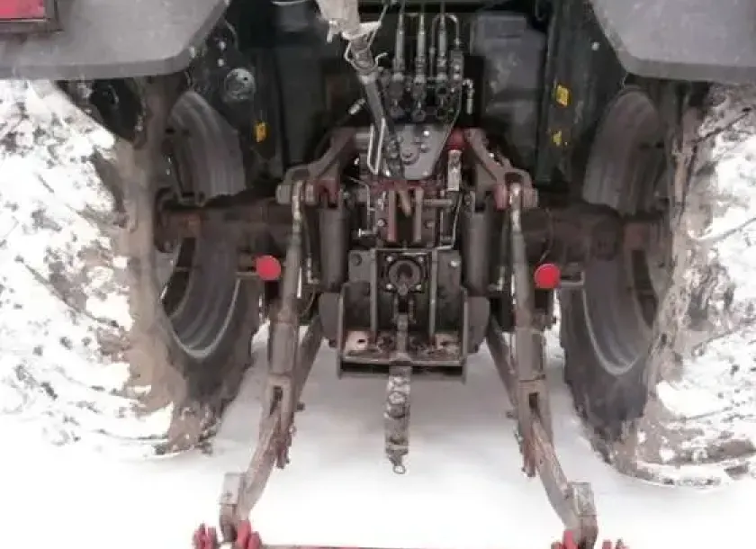 Trzypunktowy Układ Zawieszenie w ciągniku Massey Ferguson 6180