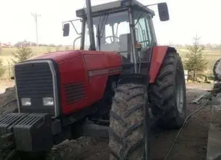 widok z przodu ciągnika używanego Massey Ferguson 3690 obciążniki przednie