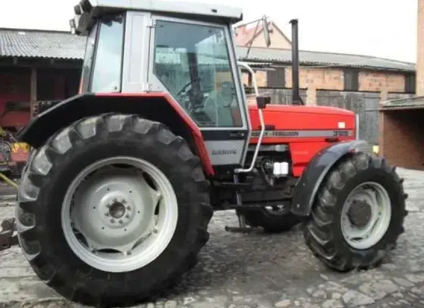 prawy blo ciągnika MF 3125 szerokie mocne ogumienie brak wgnieceń uszkodzeń