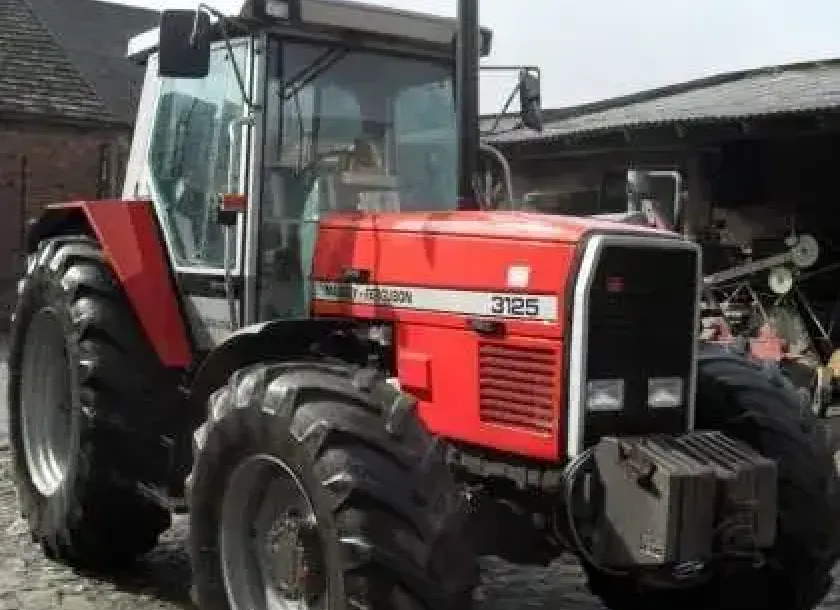 prway przód ciągnika MF3125 opony w idealnym stanie i błyszczący czerwony lakier