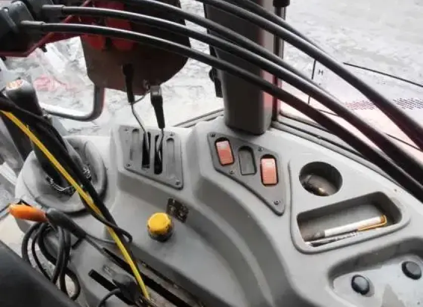 Panel sterowania maszyna rolnicza Massey Ferguson 4270 110KM