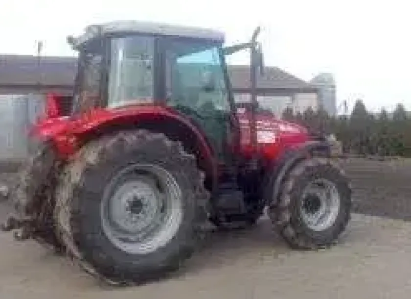 Używany Massey Ferguson 5455 rok produkcji 2005 prawy tył