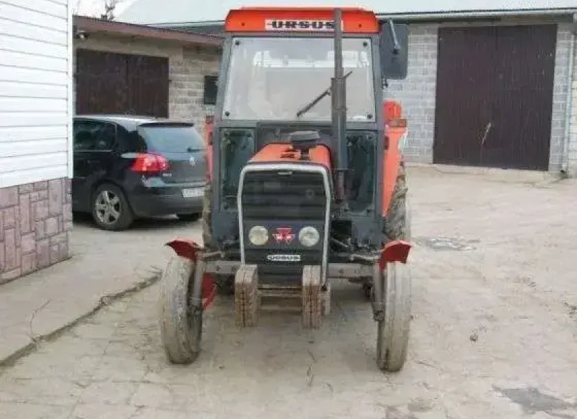 Przód traktor Massey Ferguson 255 korbanek dobry stan zadbany garażowany