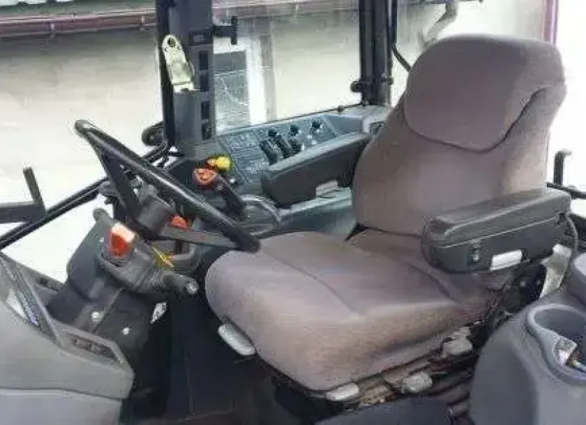 Ciągnik  New Holland NH TM 165 używany stan bdb