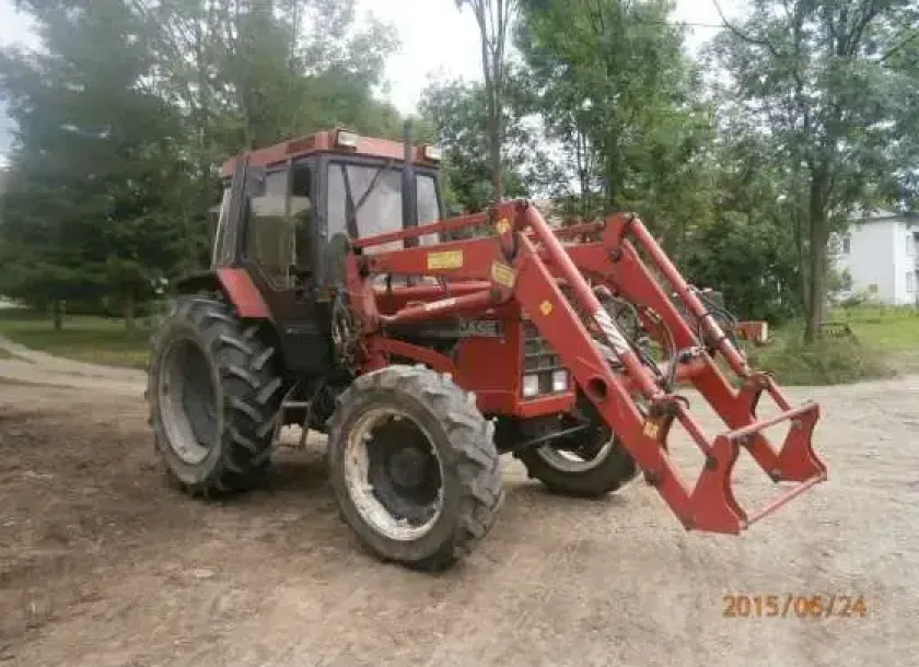 ładowacz czołowy nabudowany na używany ciagnik CASE 856