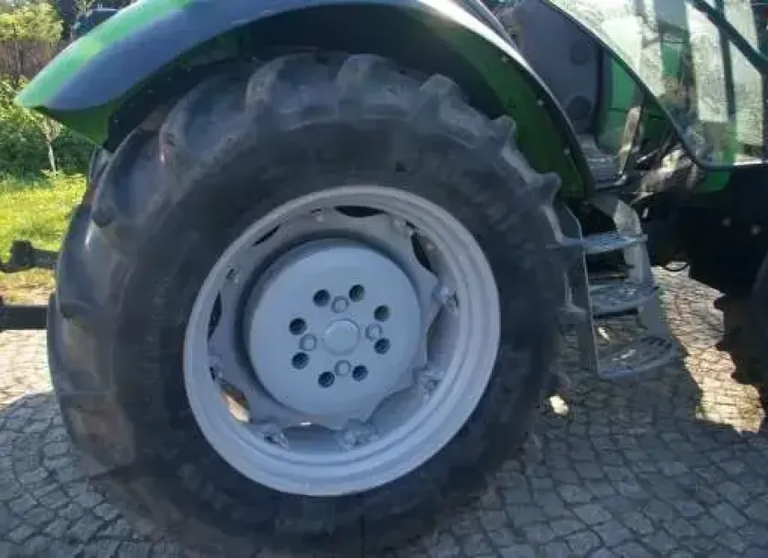 Tylne ogumienie używanego ciągnika Deutz Fahr Agrotron 100