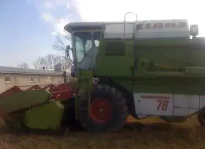Używany Kombajn zbożowy CLAAS Dominator 76 rok 1982 widok lewej strony