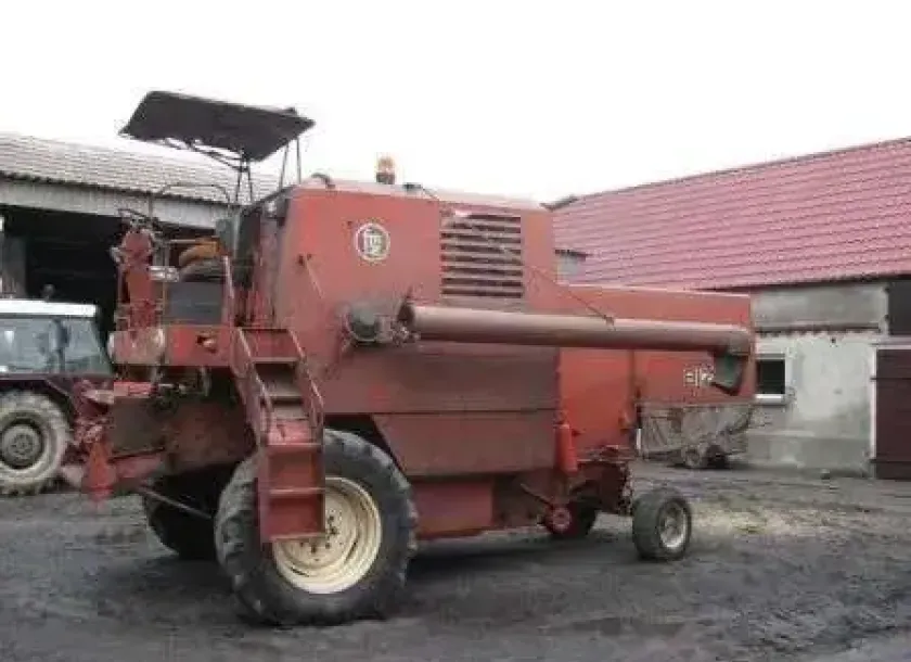 używany kombajn zbożowy Bizon Z-056 1978 r kolor czerwony bez kabiny