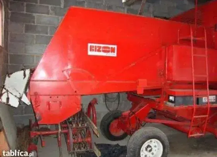używany kombajn zbożowy Bizon Z 056 Super rok 1984 z rozbrabniaczem słomy