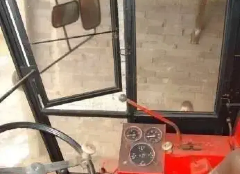 czysta zadbana kabina używany Kombajn Bizon Z 056 Super rok 1984