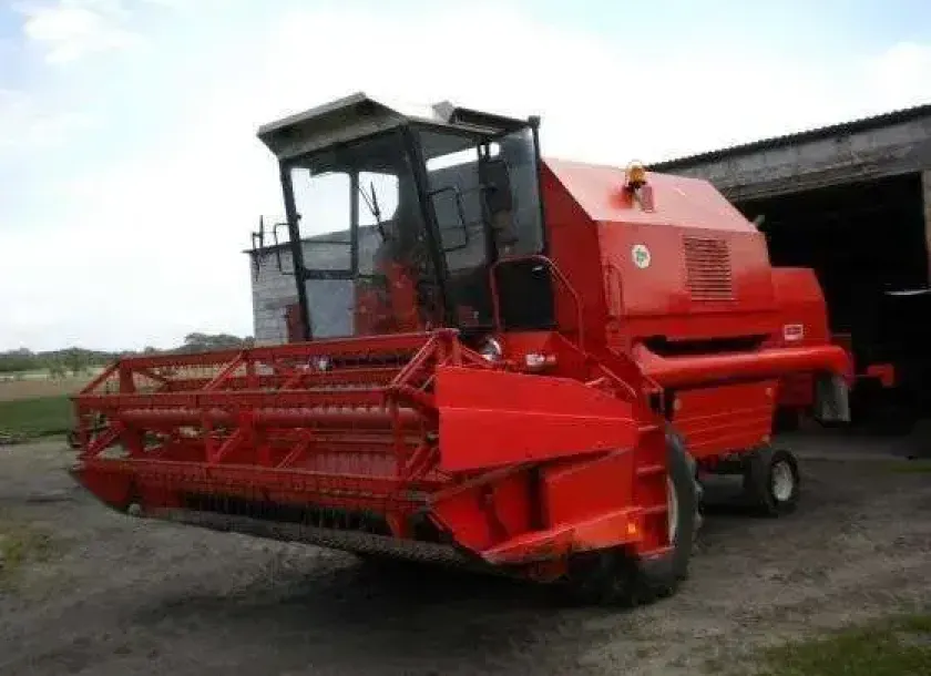 używany kombajn zbożowy Bizon Rekord Z 058 rok produkcji 1992