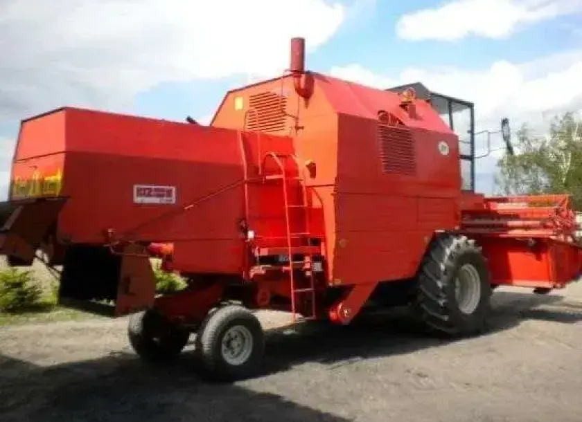 używany kombajn Bizon Rekord Z 058 rok produkcji 1992 z sieczkarnią do słomy