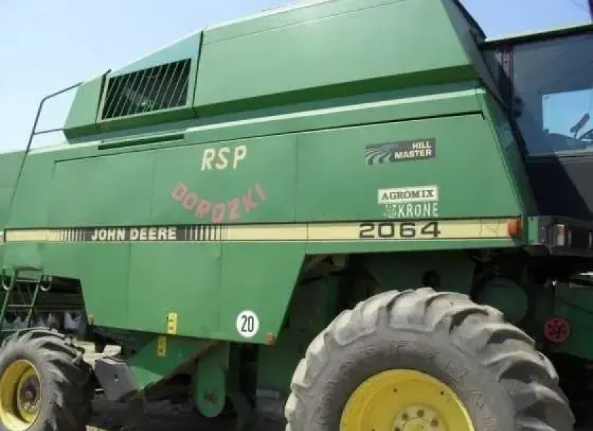 bok Kombajn zbożowy John Deere Master Hill 2064 korbanek plac u nas 