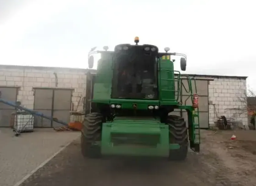 Kombajn zbożowy John Deere 1470 2012 r przód korbanek.pl