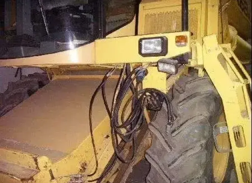 Kombajn zbożowy New Holland TX 68 PLUS heder 6,2m 