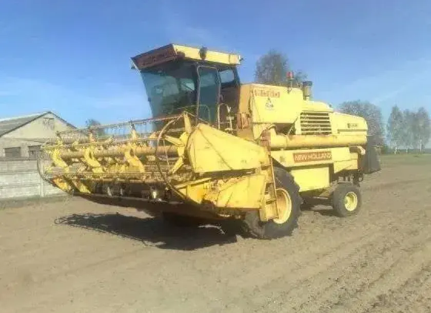 Kombajn zbożowy New Holland 8060 heder 4,8 metra