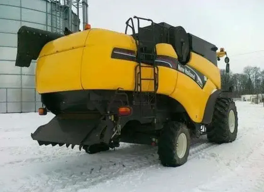 Kombajn zbożowy New Holland CX840 2004 rok produkcji