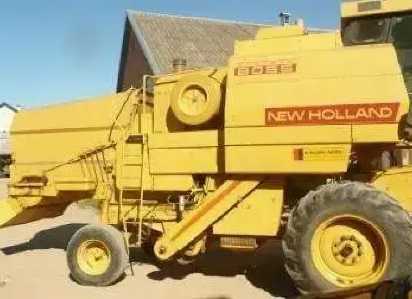 Kombajn zbożowy New Holland 8055 używany na korbanek.pl
