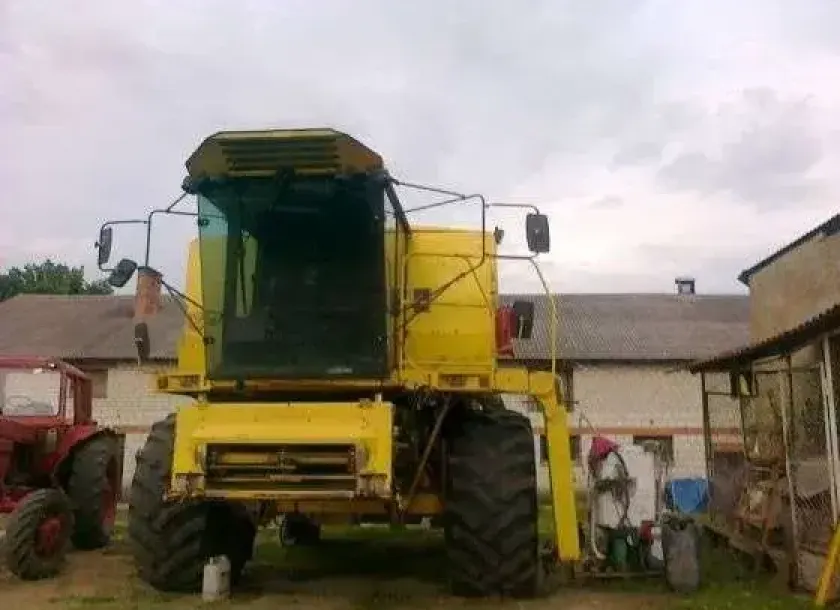Kombajn New Holland TF44 2494 mth