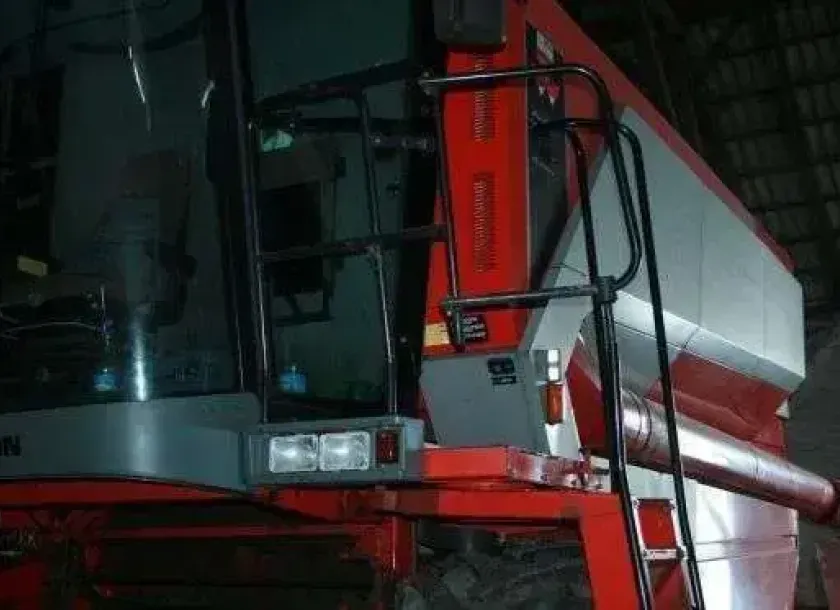 Wejście w niezawodnym kombajnie Massey Ferguson 42