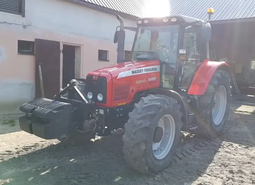 Massey Ferguson 6480 z obciążnikiem i przednim podnośnikiem