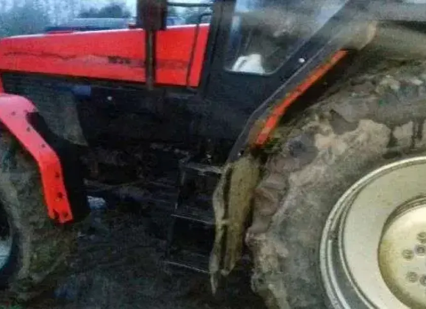 lewy bok Ursus 1634 używany czerwony zadbany gotowy do pracy