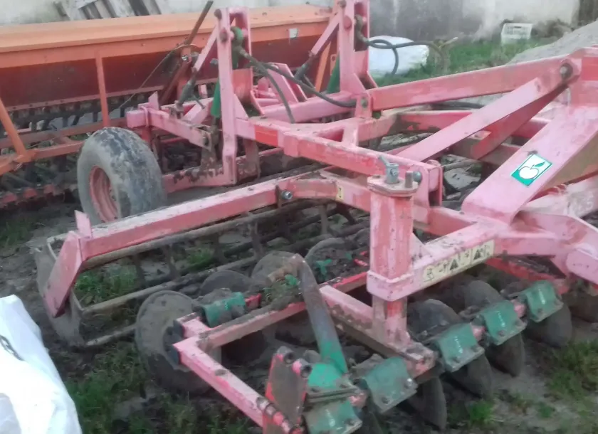 Siewnik z używanym agregatem mechaniczny sprzedam