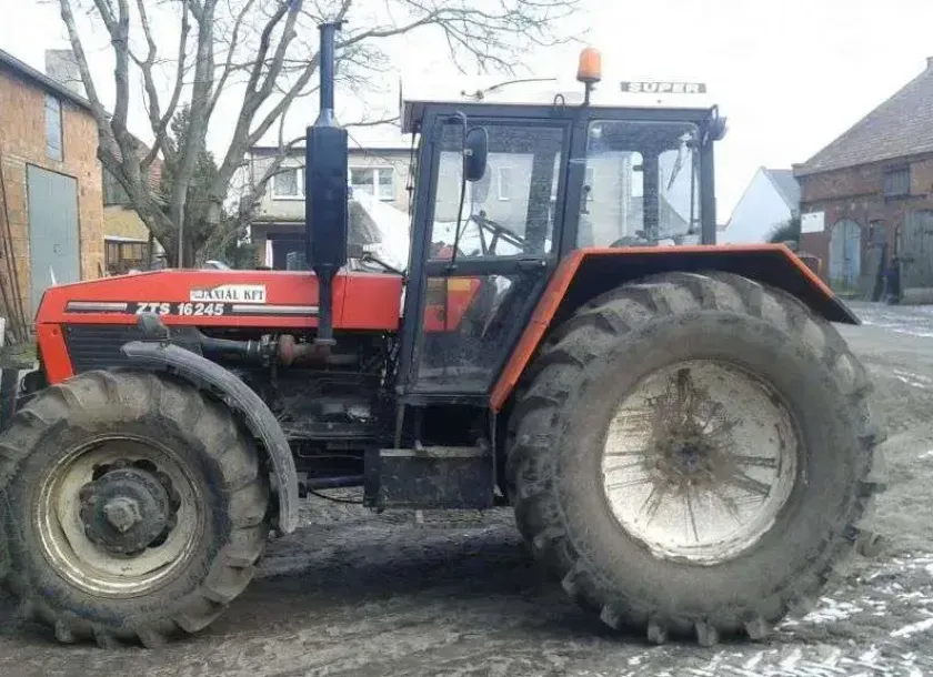 ciągnik rolniczy Zetor 16245 używany do sprzedania zdjęcie lewy bok