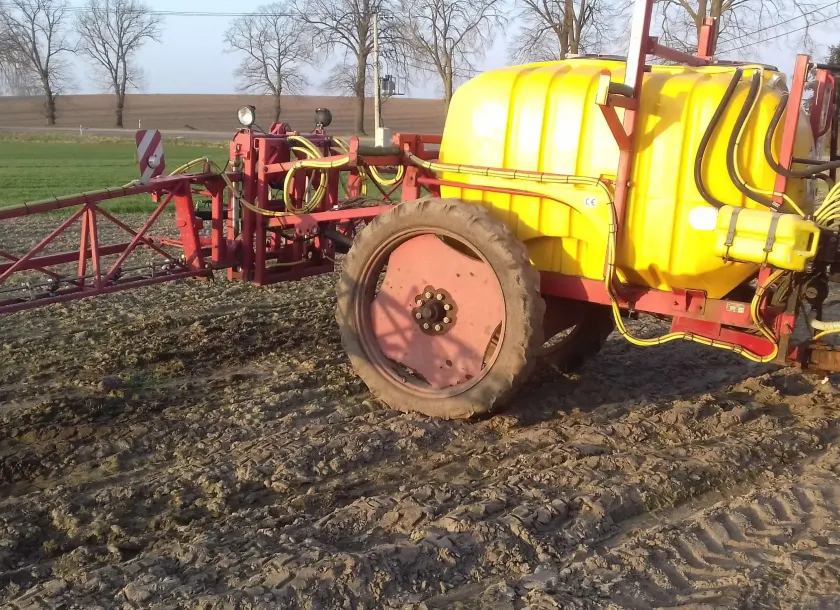 Tad-Len TL-2518 opryskiwacz koloru żółtego korbanek.pl