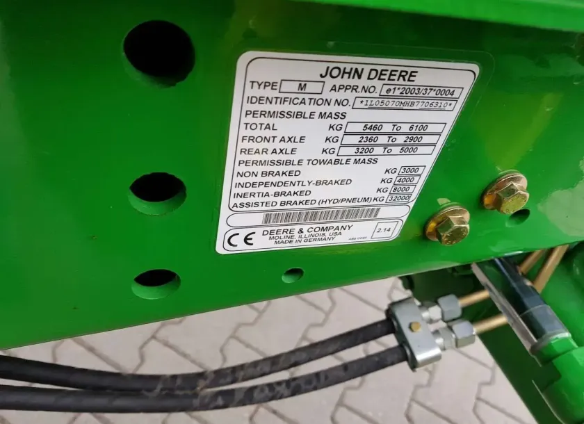 Tabliczka znamionowa w JD 5070M korbanek.pl