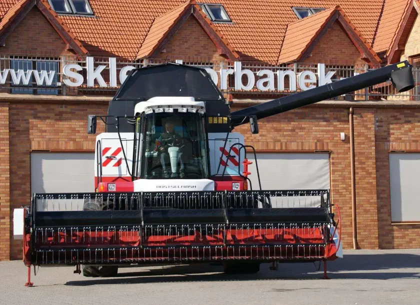 kombajn zbożowy Rostselmash Acros 595 heder www.korbanek.pl
