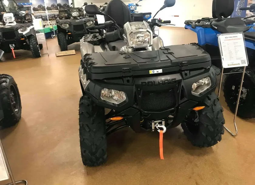 Polaris Sportsman 1000 XP Touring wyciągarka 2500 LB linka stalowa dodatkowa lampa w kierownicy przedni bagażnik Korbanek.pl