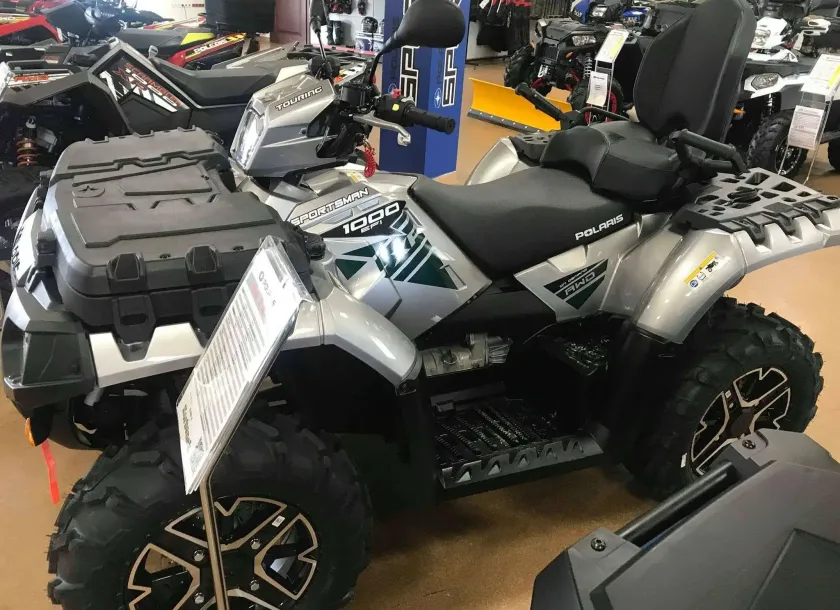 Touring XP 1000 Polaris felgi aluminiowe dodatkowy fotel pasażera lusterka boczne kolor srebrny wyciągarka 2500 LB linka stalowa Korbanek.pl